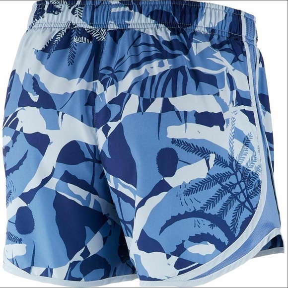 Nike W’s Running Tempo Shorts - Picture 2 of 2